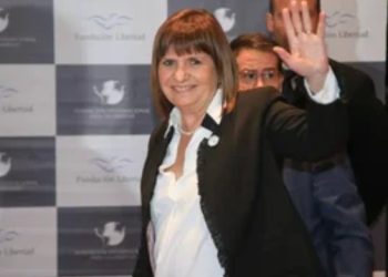 BULLRICH VIAJA A EL SALVADOR Y SE REÚNE CON BUKELE