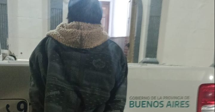 LUEGO DE UN CONFRONTACIÓN, INTENTÓ METERSE A UNA CASA TRAS DAÑAR UN PORTÓN Y LO ATRAPARON