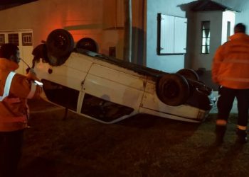 VOLCARON EN EL AUTO Y SE FUERON