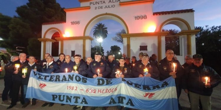 MARCHA DE ANTORCHAS POR LAS CALLES DE LA CIUDAD