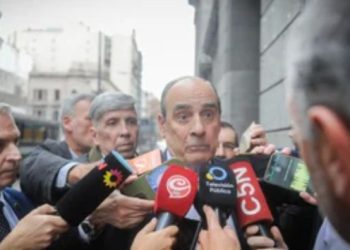 FRANCOS ACUSÓ A CASANELLO DE «HACER POLÍTICA» AL PEDIR UN NUEVO PLAN PARA REPARTIR LOS ALIMENTOS