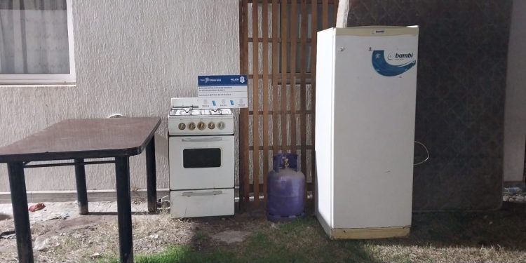 UN ALLANAMIENTO TERMINÓ CON TRES PERSONAS APREHENDIDAS