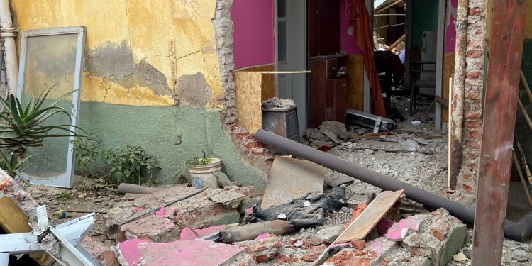 LE EXPLOTÓ UNA GARRAFA Y DEBIÓ SER HOSPITALIZADO