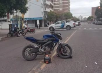 UNA MOTO ATROPELLÓ A UN PEATON EN AVENIDA ALEM