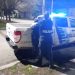 ROBÓ UN ESTÉREO DE UN AUTO Y LO VIERON POR LAS CÁMARAS DE SEGURIDAD