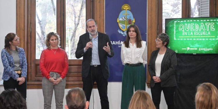 SE PRESENTO UN PROGRAMA MUNICIPAL PARA EVITAR LA DESERCIÓN ESCOLAR