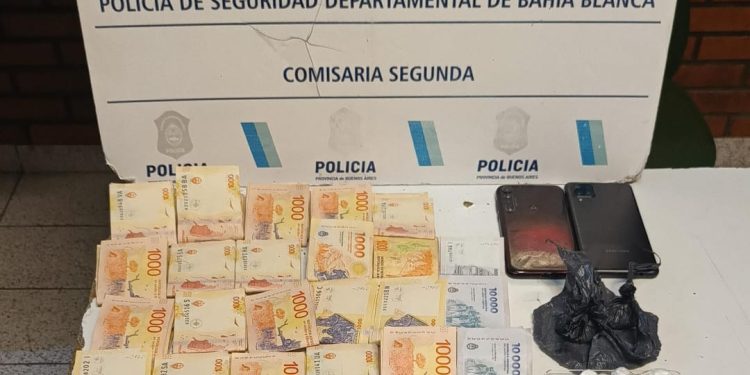 APREHENDIERON A UN HOMBRE CON COCAÍNA, DINERO Y CELULARES