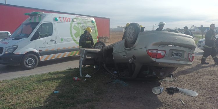 VOLCÓ EN LA ROTONDA DE LA RUTA NACIONAL 3 Y PEDRO PICO