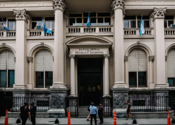 EL GOBIERNO APURA UN ACUERDO CON LOS BANCOS POR LOS PUTS Y EMPIEZA LA POLÍTICA DE «EMISIÓN CERO»