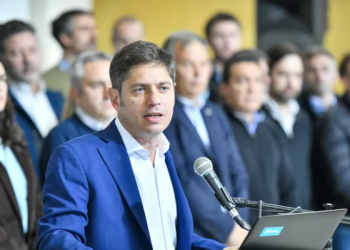AXEL KICILLOF INICIA OTRA NEGOCIACIÓN CON LA OPOSICIÓN PARA TRATAR SU PROPIA LEY DE GÓNDOLAS