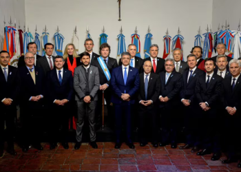 PACTO DE MAYO: LAS REACCIONES DEL ARCO POLÍTICO Y EL MENSAJE DE AXEL KICILLOF MIENTRAS SE CELEBRABA LA FIRMA DEL ACTA