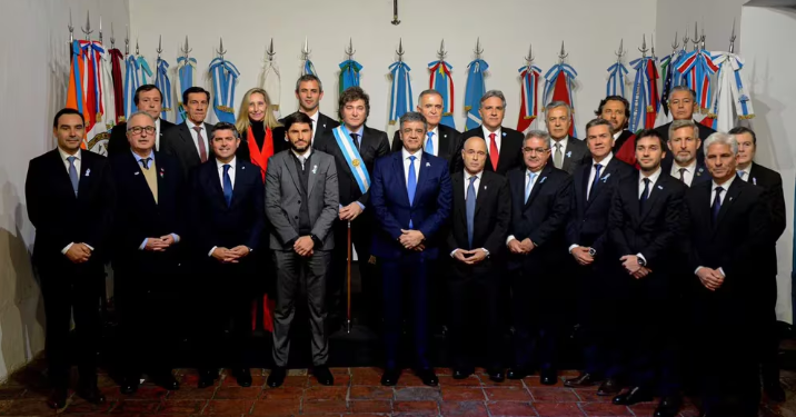 PACTO DE MAYO: LAS REACCIONES DEL ARCO POLÍTICO Y EL MENSAJE DE AXEL KICILLOF MIENTRAS SE CELEBRABA LA FIRMA DEL ACTA