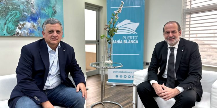 EL INTENDENTE MENTUVO UNA JORNADA DE TRABAJO CON EL PRESIDENTE DE YPF EN EL PUERTO DE BAHÍA BLANCA