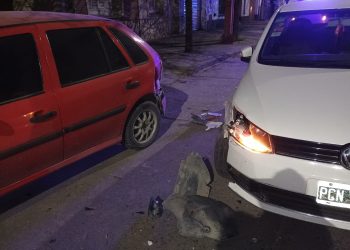 ALCOHOLIZADO CHOCÓ A UN AUTO ESTACIONADO