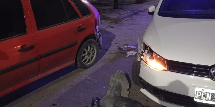 ALCOHOLIZADO CHOCÓ A UN AUTO ESTACIONADO
