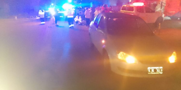 UN AUTO IMPACTÓ CON UNA BICICLETA