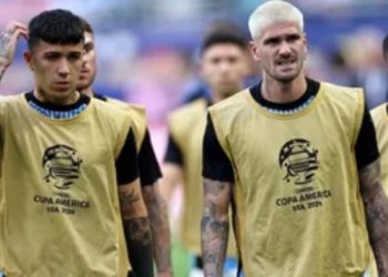 DE PAUL: «SI ALGÚN COMPAÑERO DE ENZO SE SIENTE OFENDIDO, LA MANERA ES LLAMARLO A ÉL, NO PONERLO EN UNA RED SOCIAL»