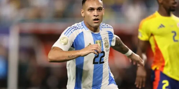 LAUTARO MARTÍNEZ EN CARRERA POR EL BALÓN DE ORO 2023/24 AL IGUAL QUE EL «DIBU», ¿Y MESSI?