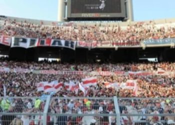 UNA SOCIA DE RIVER LUCHA POR SU VIDA TRAS ACCIDENTARSE EN EL FESTEJO DEL SEGUNDO GOL ANTE LANÚS