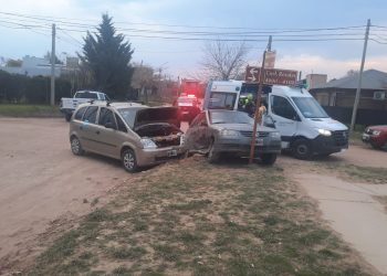 DOS AUTOS PROTAGONIZARON UN CHOQUE EN MILLAMAPU