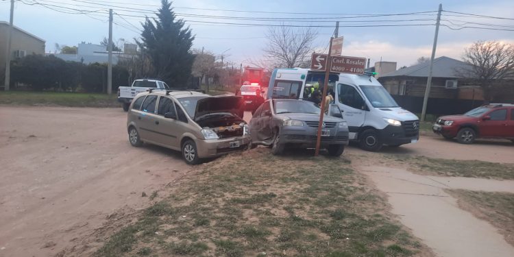 DOS AUTOS PROTAGONIZARON UN CHOQUE EN MILLAMAPU