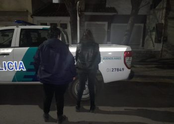 TRES MUJERES APREHENDIDAS POR GRAFITEAR EL FRENTE DE UN LOCAL GASTRONÓMICO