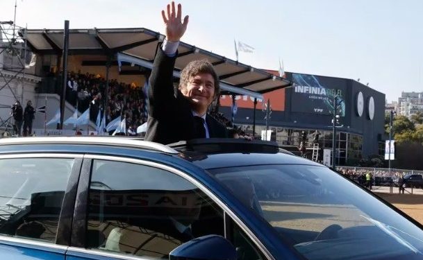 MILEI EN LA RURAL: «NADIE TIENE TANTAS GANAS COMO NOSOTROS DE SALIR DEL CEPO Y LAS RETENCIONES»