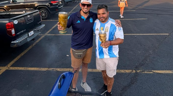 GALASSI: «UNÍ MIS DOS PASIONES, EL FÚTBOL Y EL ASADO Y LLEVÉ LAS PARRILLAS AL ESTADIO»