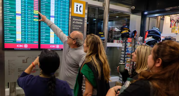 «EL QUE NO TRABAJA, NO COBRA»: AEROLÍNEAS DESCONTARÁ LAS HORAS A LOS EMPLEADOS QUE PARTICIPEN EN ASAMBLEAS GREMIALES