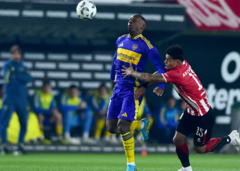 EN UN PARTIDO CARGADO DE CONTROVERSIAS, BOCA JUNIORS Y ESTUDIANTES EMPATARON 1-1 POR LA LIGA PROFESIONAL