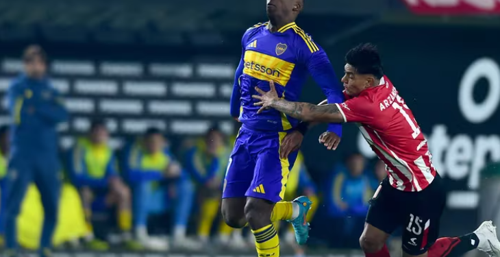 EN UN PARTIDO CARGADO DE CONTROVERSIAS, BOCA JUNIORS Y ESTUDIANTES EMPATARON 1-1 POR LA LIGA PROFESIONAL