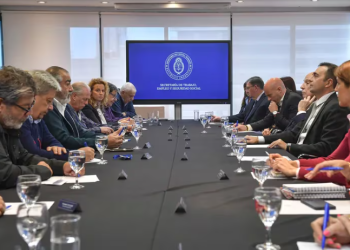 EL GOBIERNO HARÁ UN NUEVO INTENTO PARA QUE LA CGT ACEPTE CONCURRIR AL DIÁLOGO Y SE EVITE EL TERCER PARO GENERAL