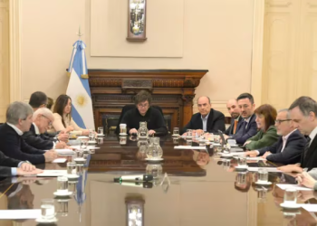 CON CAMBIOS EN LA JEFATURA, CANCILLERÍA Y ECONOMÍA, MODIFICARON LA ESTRUCTURA DEL GABINETE DE JAVIER MILEI