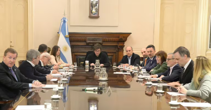 CON CAMBIOS EN LA JEFATURA, CANCILLERÍA Y ECONOMÍA, MODIFICARON LA ESTRUCTURA DEL GABINETE DE JAVIER MILEI