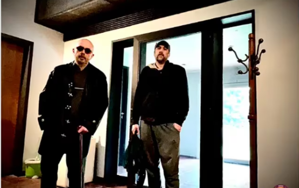 EL INDIO SOLARI COMPARTIÓ UNA FOTO LLEVANDO UN BASTÓN Y SUS FANÁTICOS LE DIERON SU APOYO