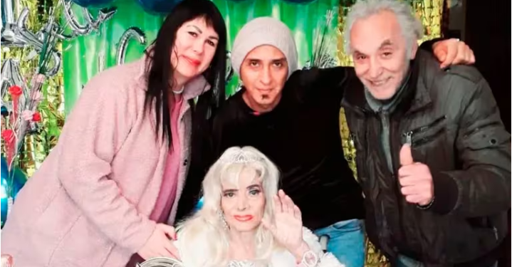 LÍA CRUCET CUMPLIÓ 72 AÑOS Y LO FESTEJO CON SUS FANS