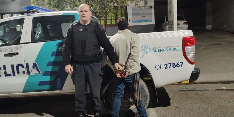 INTENTÓ METERSE A UNA CASA Y FUE APREHENDIDO POR LA POLICÍA