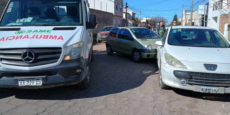 UN LUNES CON MÚLTIPLES CHOQUES: CUATRO PERSONAS DEBIERON SER TRASLADADAS