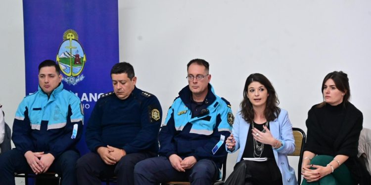 SCARANO: «CON LOS VECINOS TRABAJAMOS LAS DIFERENTES PROBLEMÁTICAS DE CADA BARRIO»