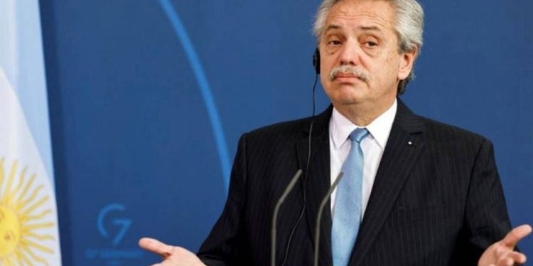 UN FISCAL PIDIÓ ANALIAZAR EL CELULAR DE ALBERTO FERNÁNDEZ EN LA CAUSA DE LOS SEGUROS