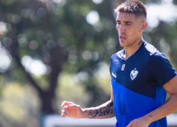 LA TAJANTE DECISIÓN DE VÉLEZ CON RICKY CENTURIÓN