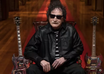 CHARLY GARCÍA ESTRENÓ LA LÓGICA DEL ESCORPIÓN