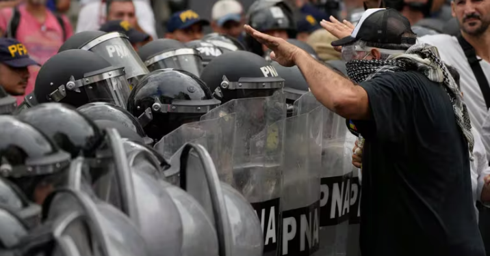 LOS PIQUETEROS DESAFIARÁN EL PROTOCOLO DEL GOBIERNO Y MARCHARÁN AL CONGRESO CONTRA EL VETO A LA LEY DE MOVILIDAD JUBILATORIA