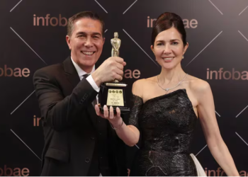 LA EUFORIA DE RODOLFO BARILI Y CRISTINA PÉREZ TRAS GANAR EL MARTÍN FIERRO DE ORO