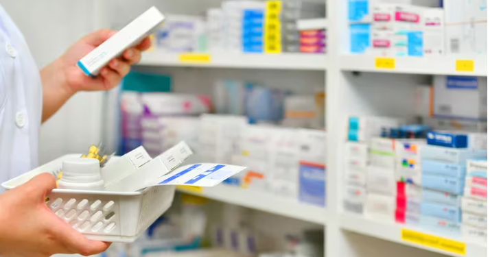 PERLOTTI: «LOS AFILIADOS DE PAMI LLEVAN LOS MEDICAMENTOS QUE LES CUBRE AL 100%, LOS DEMÁS PREFIEREN NO COMPRARLOS»