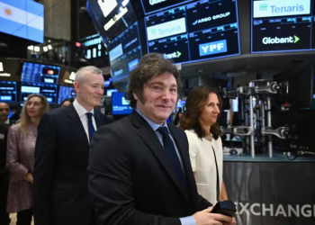 TRAS EL DISCURSO DE MILEI EN EEUU, LAS ACCIONES ARGENTINAS QUE COTIZAN EN WALL STREET, CAYERON HASTA 3,6%