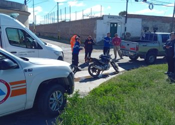 FUE HOSPITALIZADO UN MENOR TRAS UN CHOQUE ENTRE DOS MOTOS