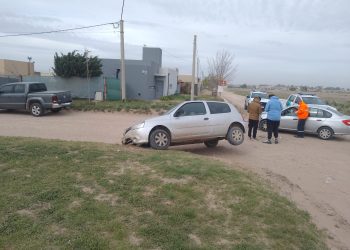 UNA MUJER FUE HOSPITALIZADA LUEGO DE UN CHOQUE DONDE ESTUVIERON INVOLUCRADOS TRES MENORES