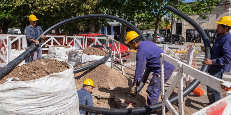 POR UNA CONEXIÓN CLANDESTINA, SE RESTRINGE EL SERVICIO DE AGUA POTABLE EN UN SECTOR DE BAHÍA