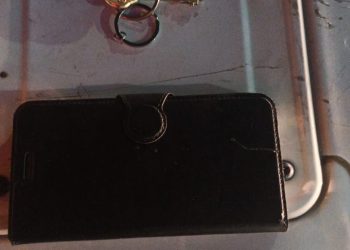 UNA MUJER QUEDÓ APREHENDIDA POR ROBAR UN CELULAR